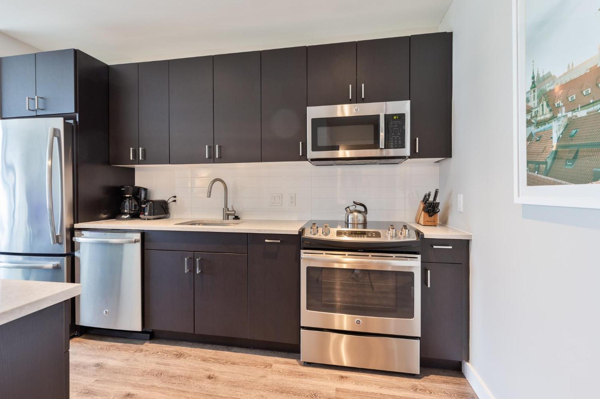 Apartment Bright Downtown With Gym *
