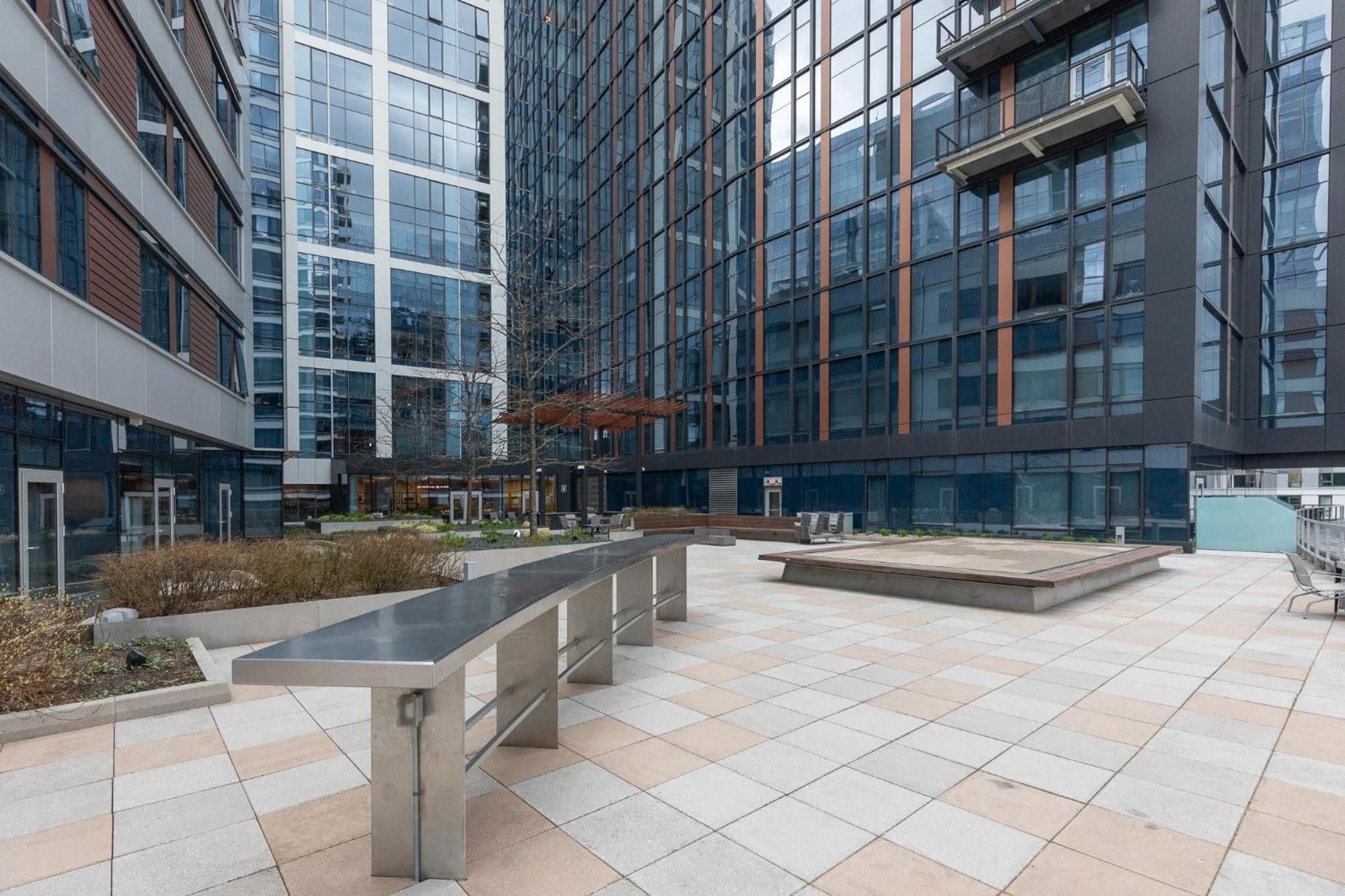 Bright Downtown With Gym Apartment Boston